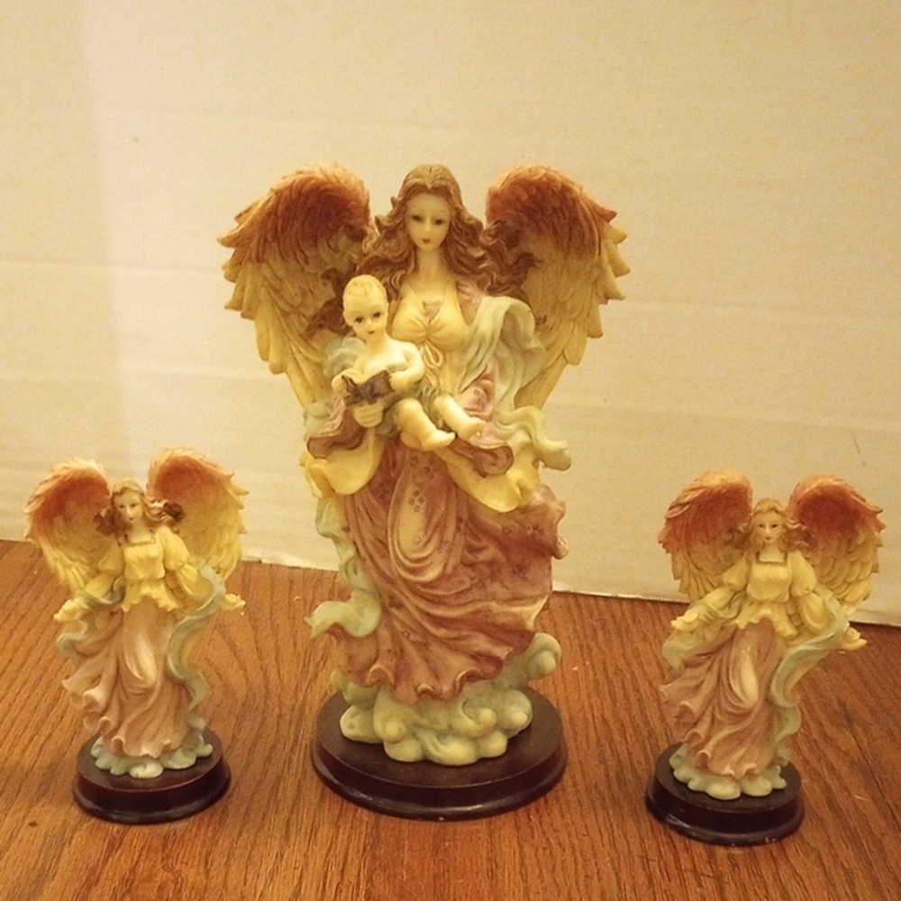 Elegant Angel Figurine Set with Child - Pink and Cream